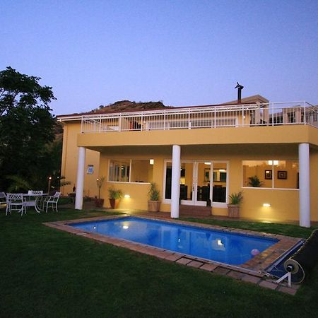 Villa Moringa Guesthouse Windhoek Exterior photo